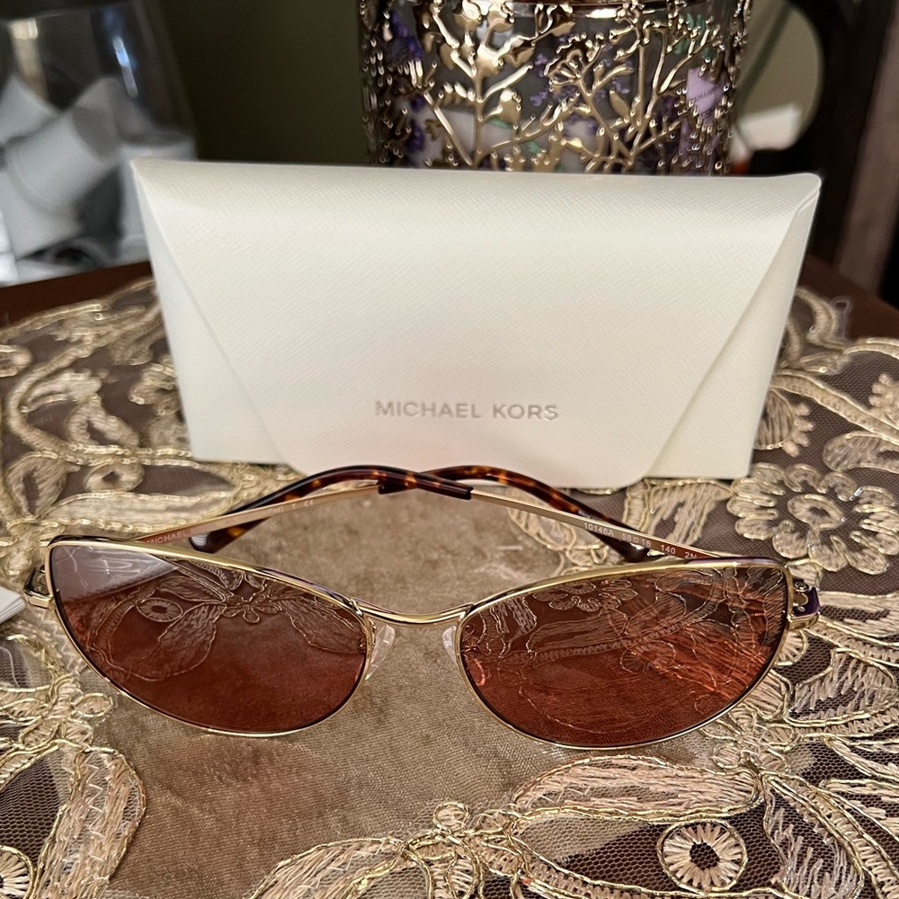 Michael Kors women cat eye sunglasses - Picture 2 of 11